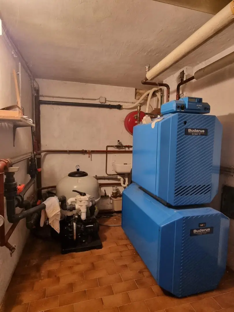 TRAUMHAFT SCHÖNES GRUNDSTÜCK MIT RENOVIERUNGSBEDÜRFTIGEM HAUS