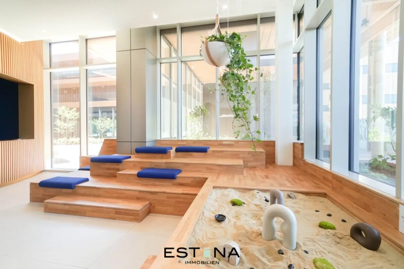 Premium City-Wohnung mit Weitblick & Wellness-Oase