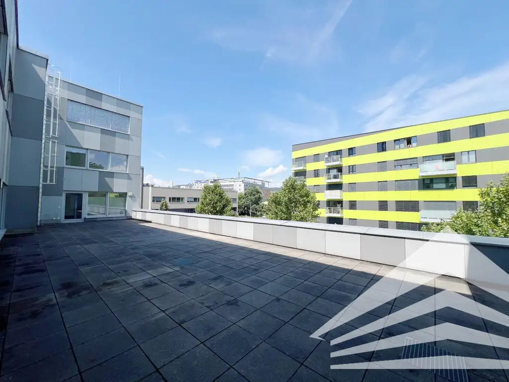Hochwertiges Büro mit Terrasse in Zentrumsnähe! Parkplätze!