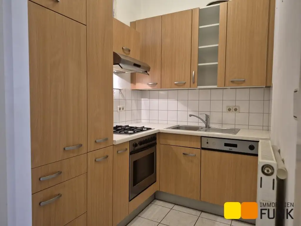 Sanierungsobjekt, 2 Zimmer in guter Lage