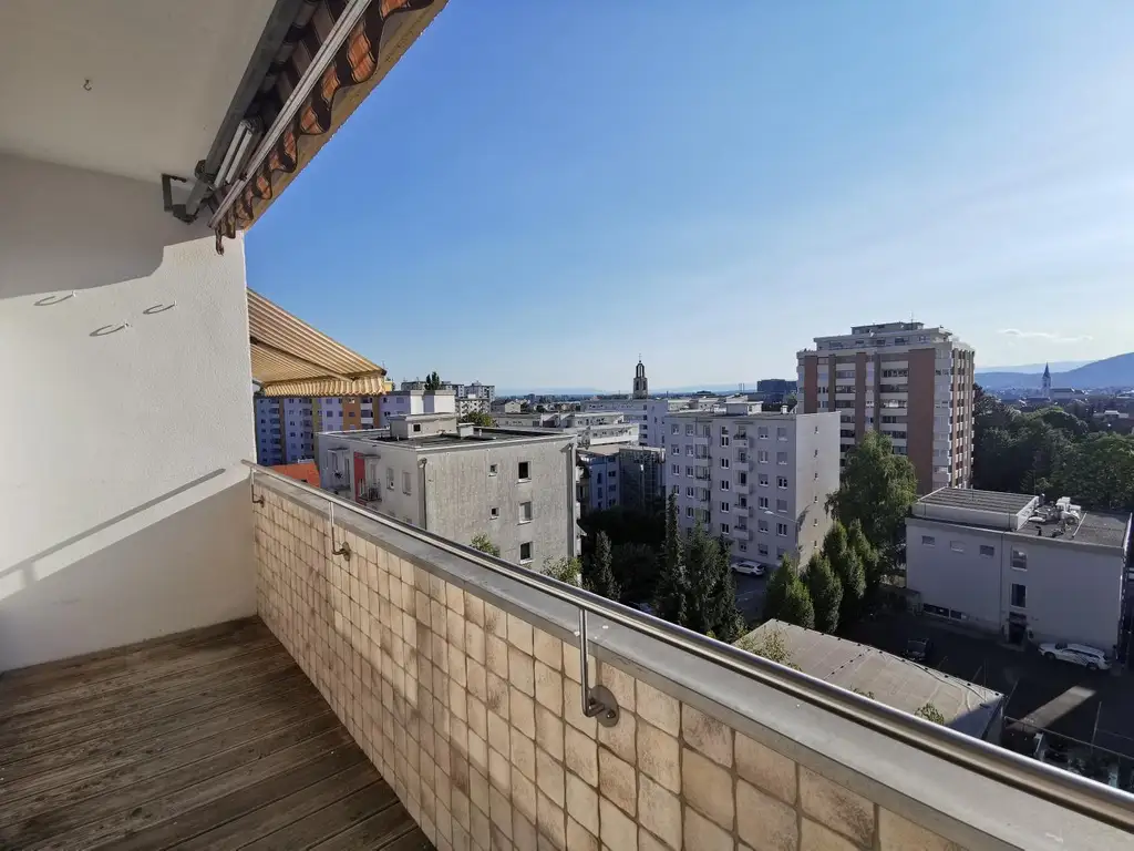 Helle 3-Zimmer-Wohnung mit Loggia - WG geeignet!