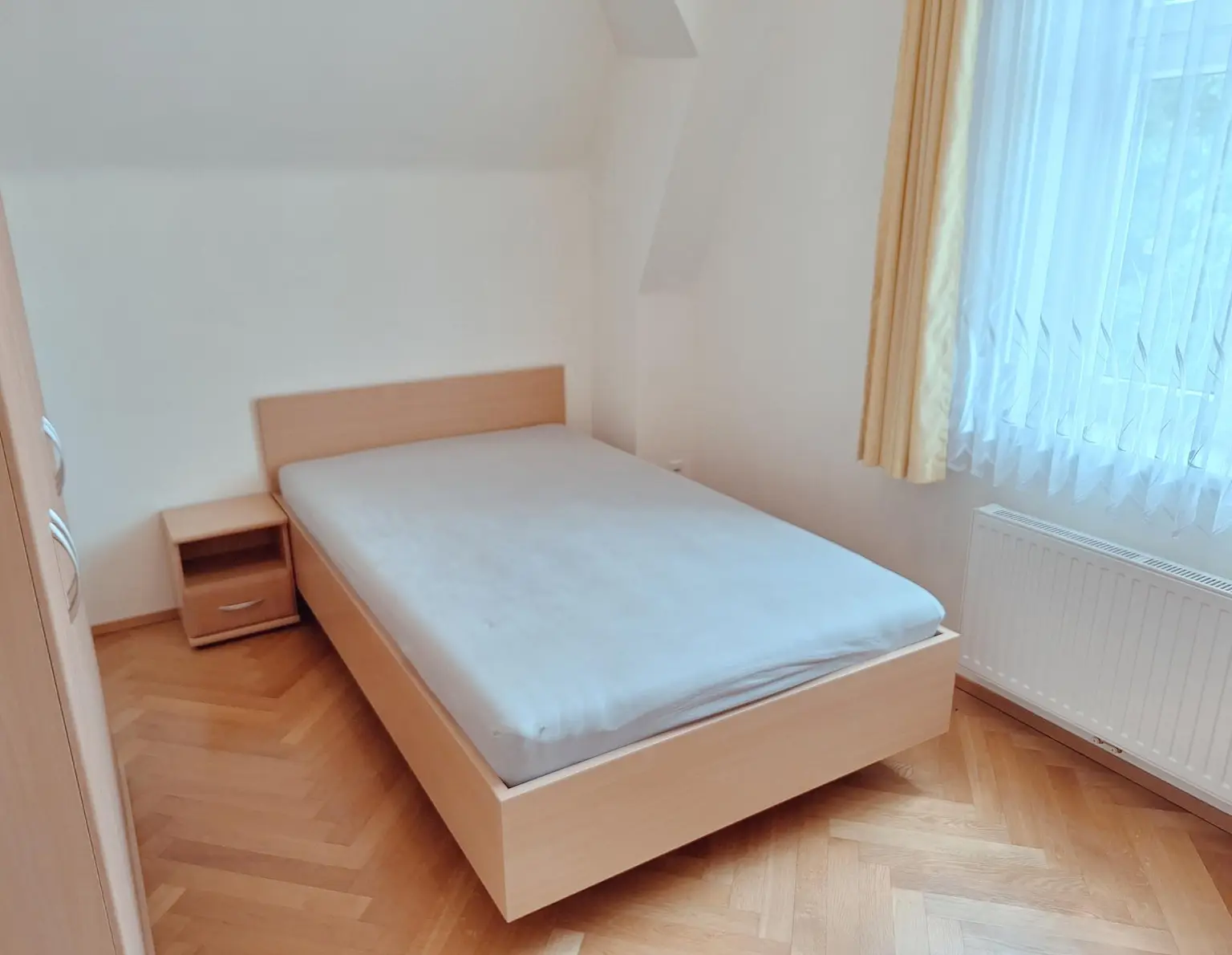 VILLA IN HAINFELD - WOHNEN UND ARBEITEN MÖGLICH