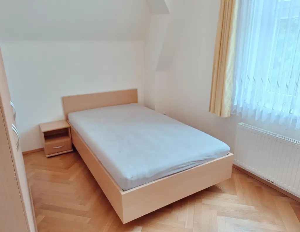 VILLA IN HAINFELD - WOHNEN UND ARBEITEN MÖGLICH