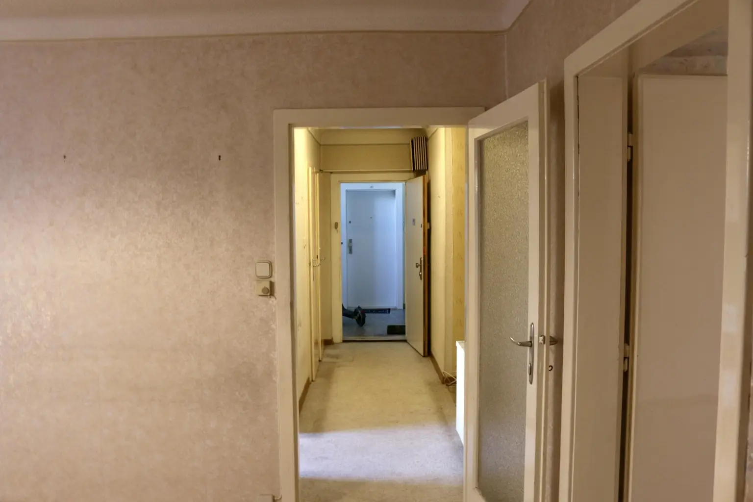 "2 Zimmer Renovierungsjuwel!"