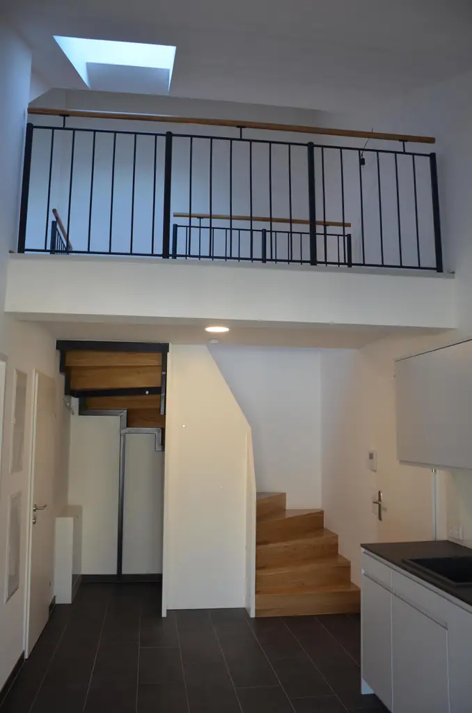 MAISONETTEWOHNUNG MIT BALKON - LANDSTRASSE NÄHE SCHILLERPARK