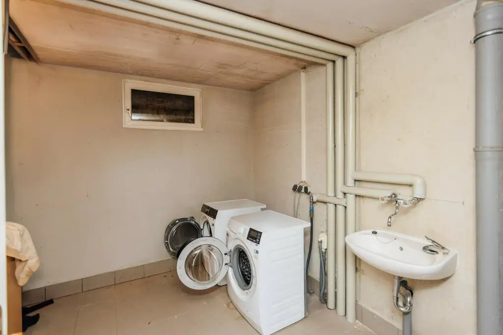 Großzügiges Einfamilienhaus mit Schwimmteich in Weinitzen - ländliche Geborgenheit trifft modernen Wohnkomfort