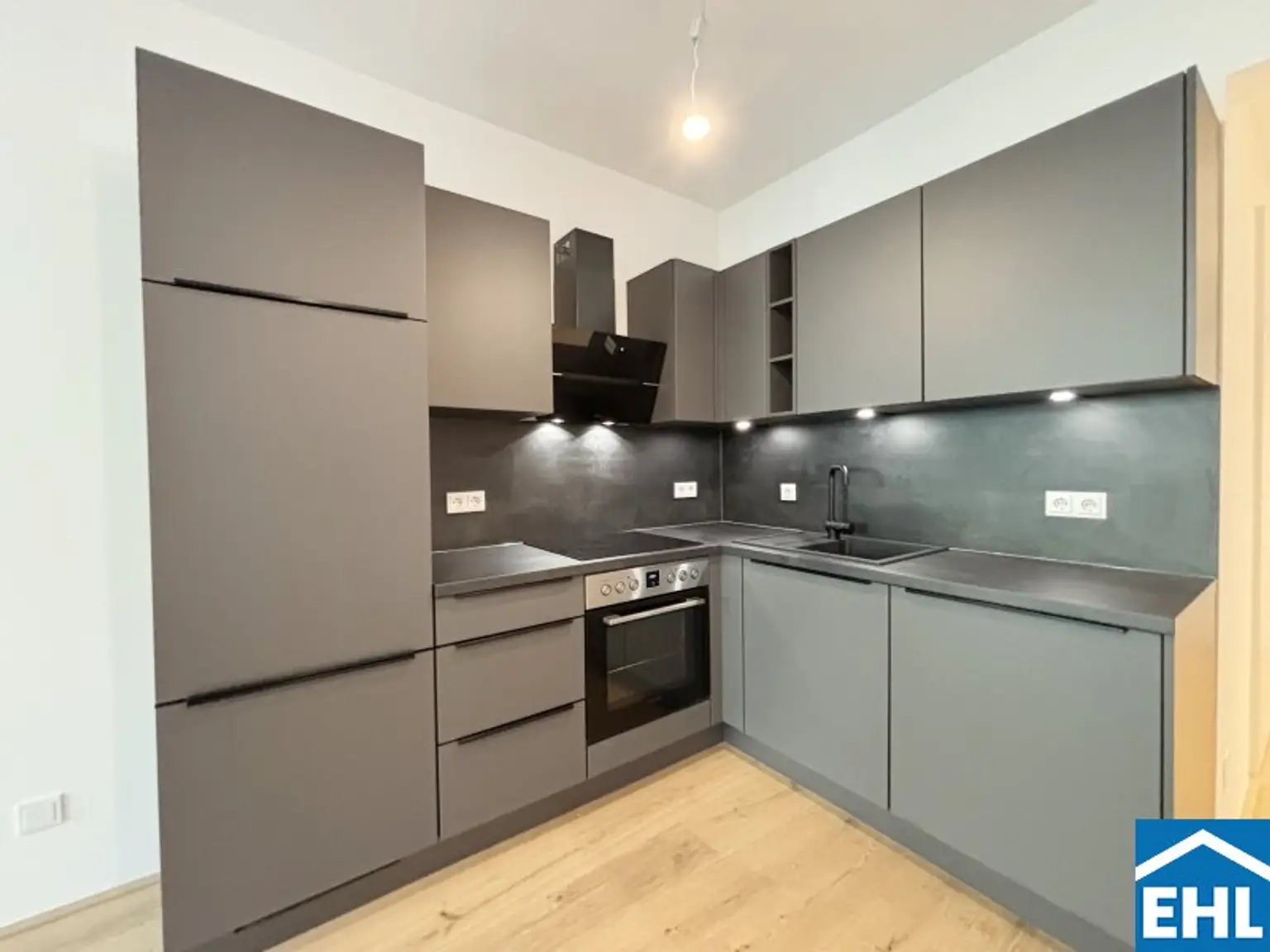 3-Zimmerwohnung mit Pool & Eigengarten!