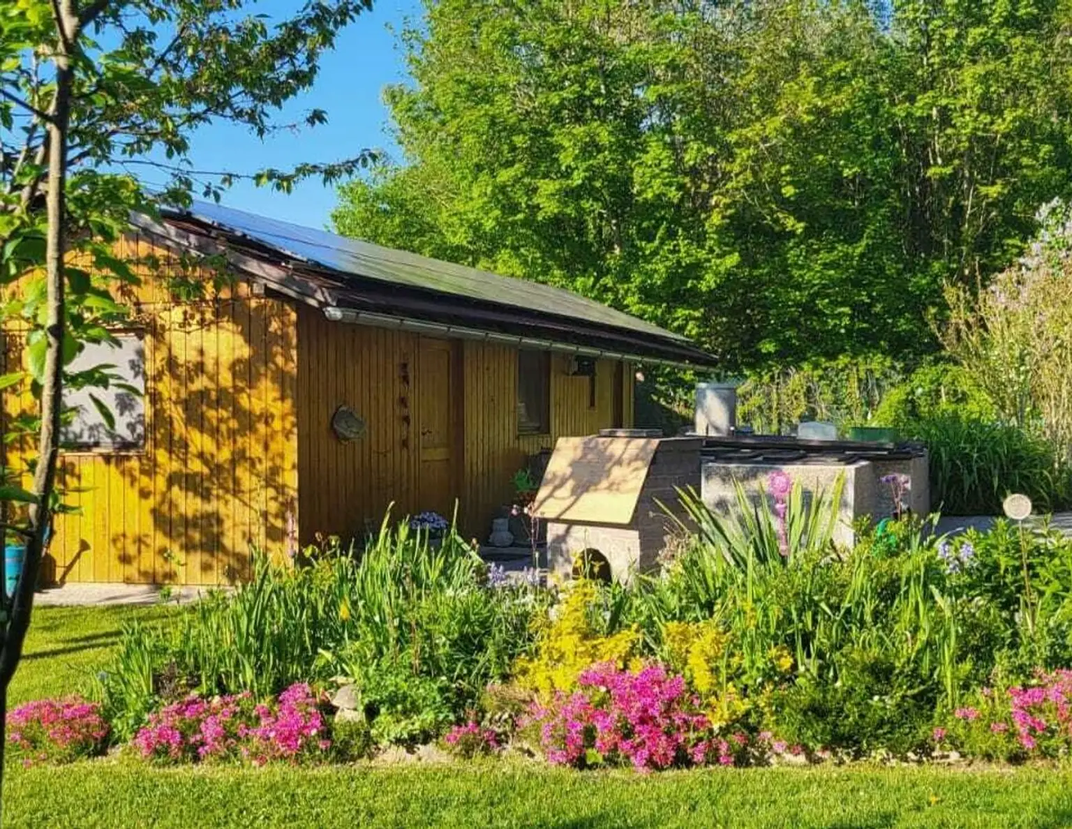 FREIZEITGRUNDSTÜCK mit BEWILLIGTER FISCHZUCHT inclusive 2 GARTENHÜTTEN (Wasserrechtsbescheid vorhanden)