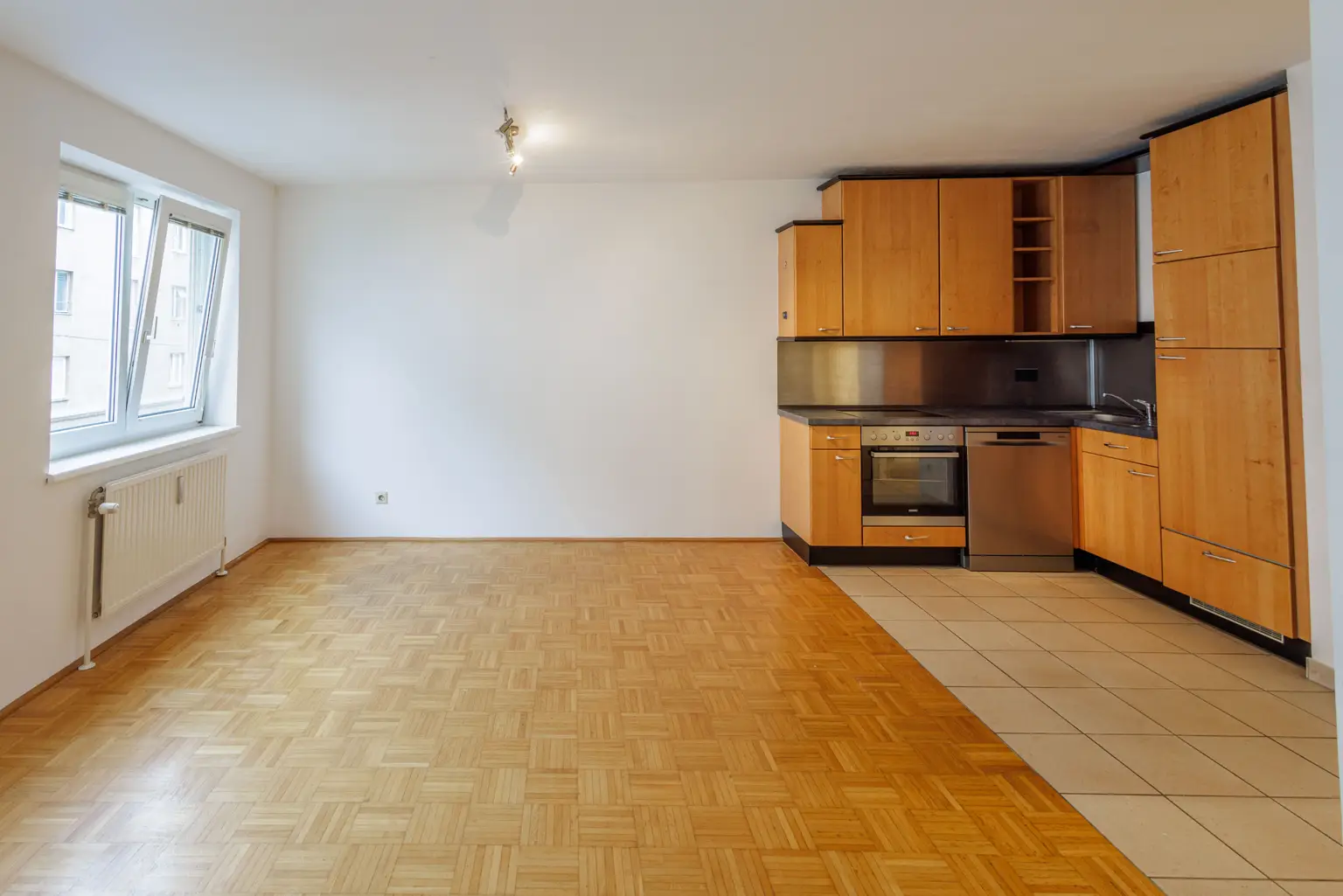 Ruhige 2-Zimmer-Wohnung mit Gartenblick und Garagenplatz