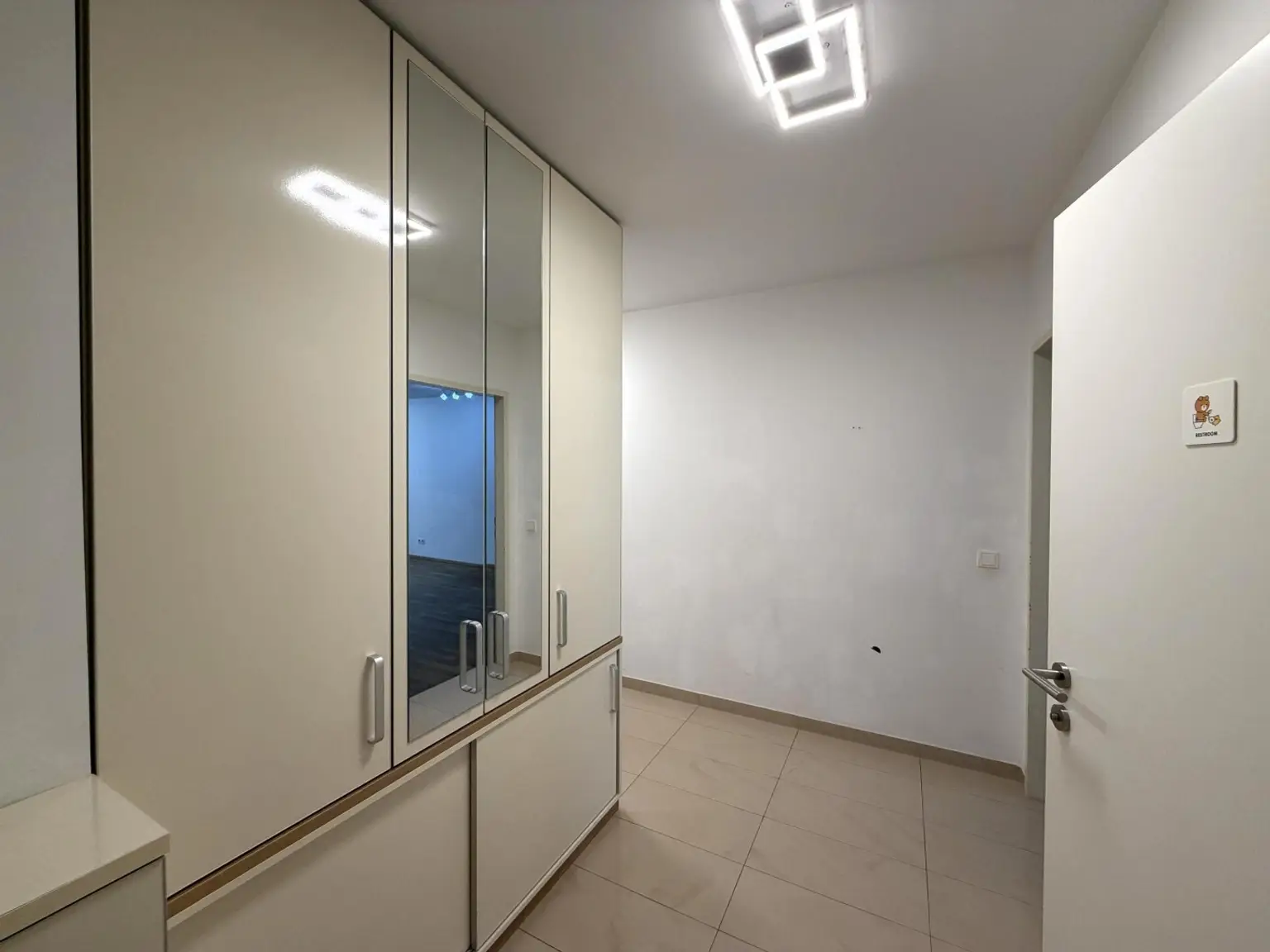 Wohnungseingang / Eingangsgarderobe