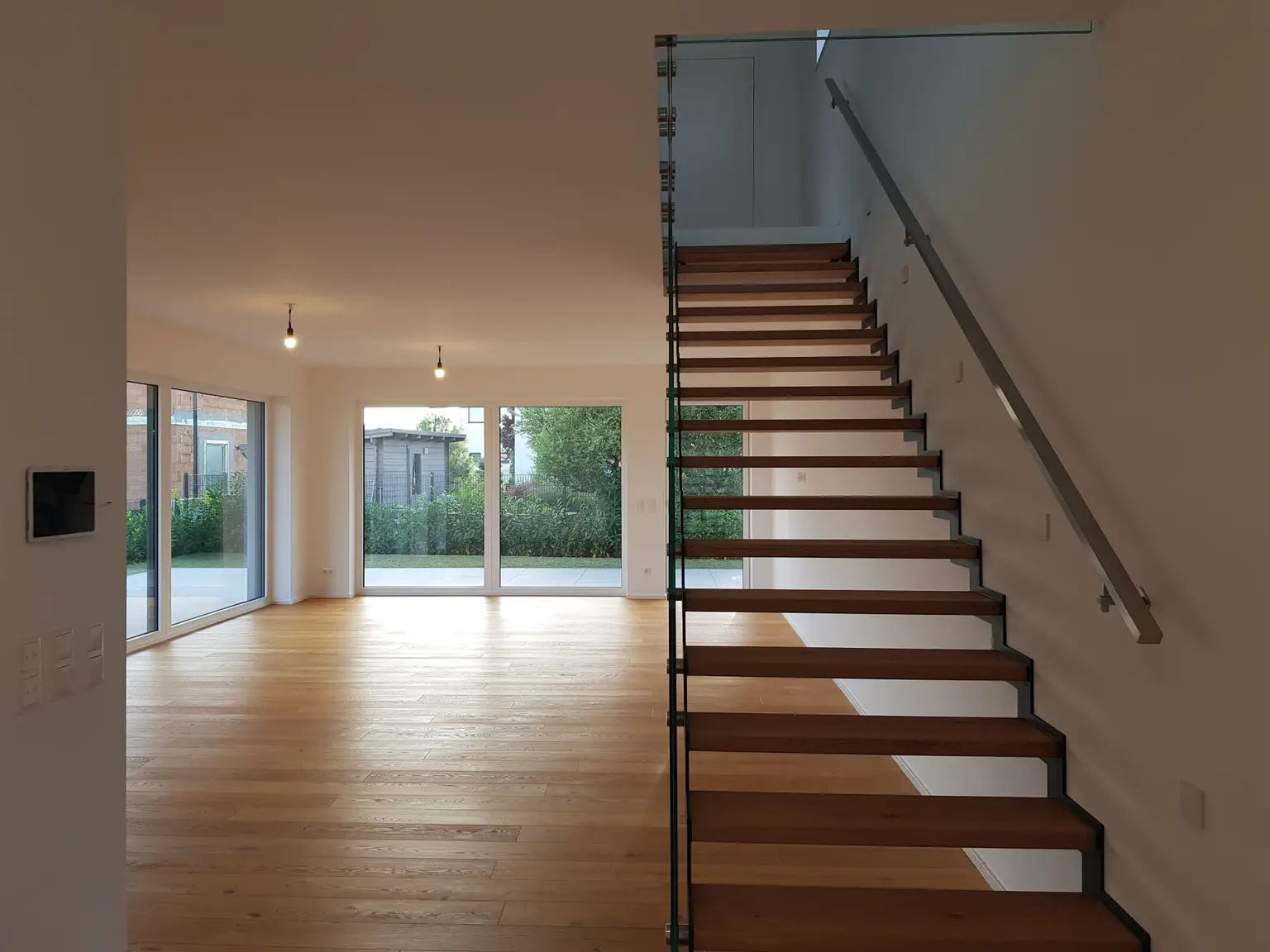 PERFEKTES, MODERNES, NEUES TRAUMHAUS IM ERSTBEZUG AM FELSER SEE