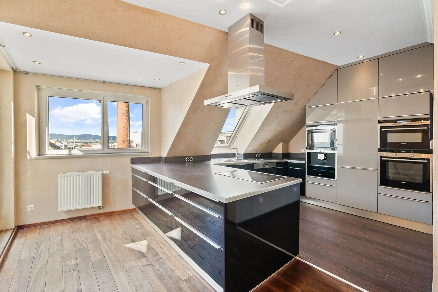 Penthouse mit 360° Weitblick – Exklusives Wohnerlebnis im 4. Bezirk auf zwei Ebenen (Tiefgarage vorhanden)