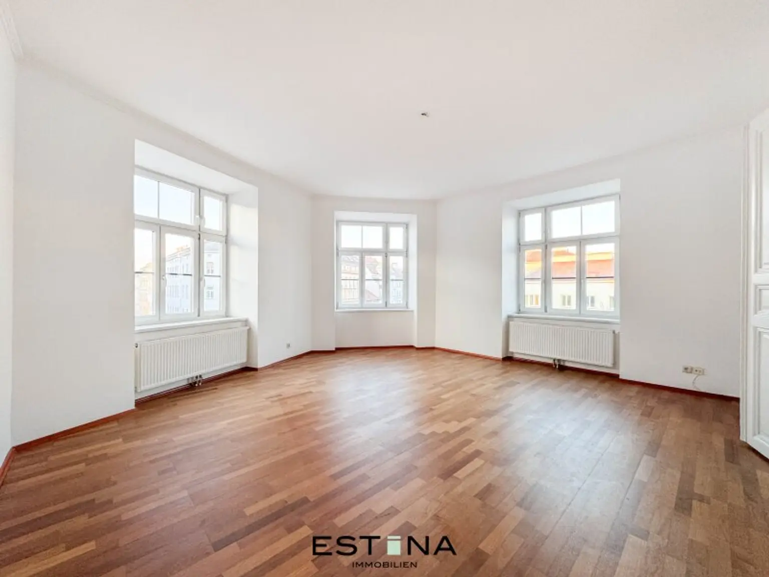 Wohnen mit Blick auf die Karlskirche