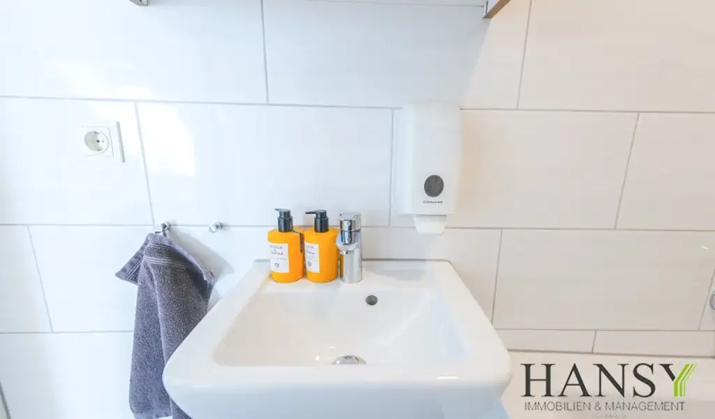 Voll möblierte Maisonette mit großer Terrasse & viel Platz – Dachgeschosswohnung in Toplage!