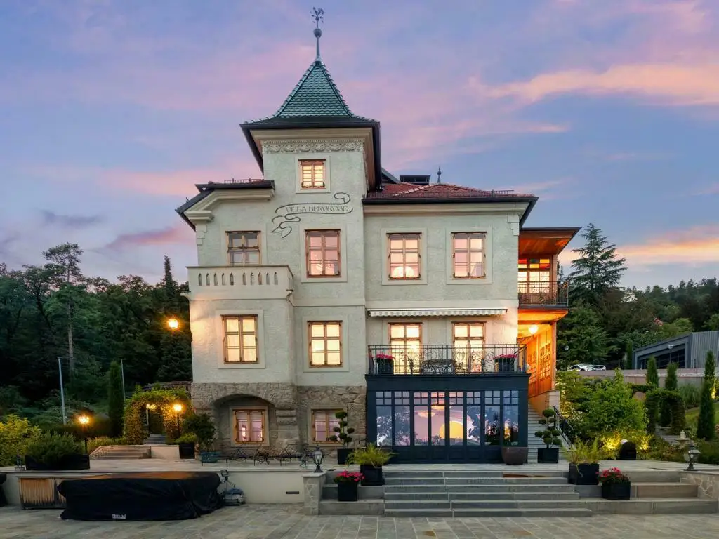 Alt-Eggenberg - Historische Villa mit atemberaubendem Stadt- und Uhrturmblick | Old-Eggenberg - Historic villa with breathtaking views of the city and clock tower