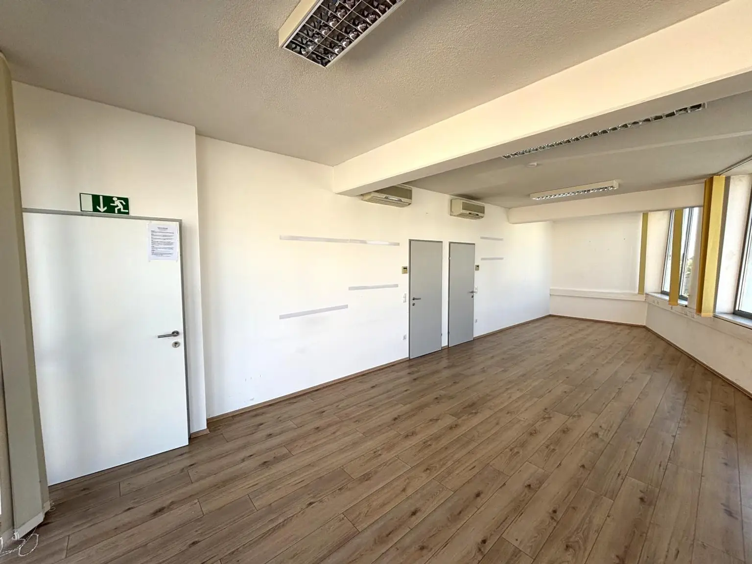 Büro 55 m²