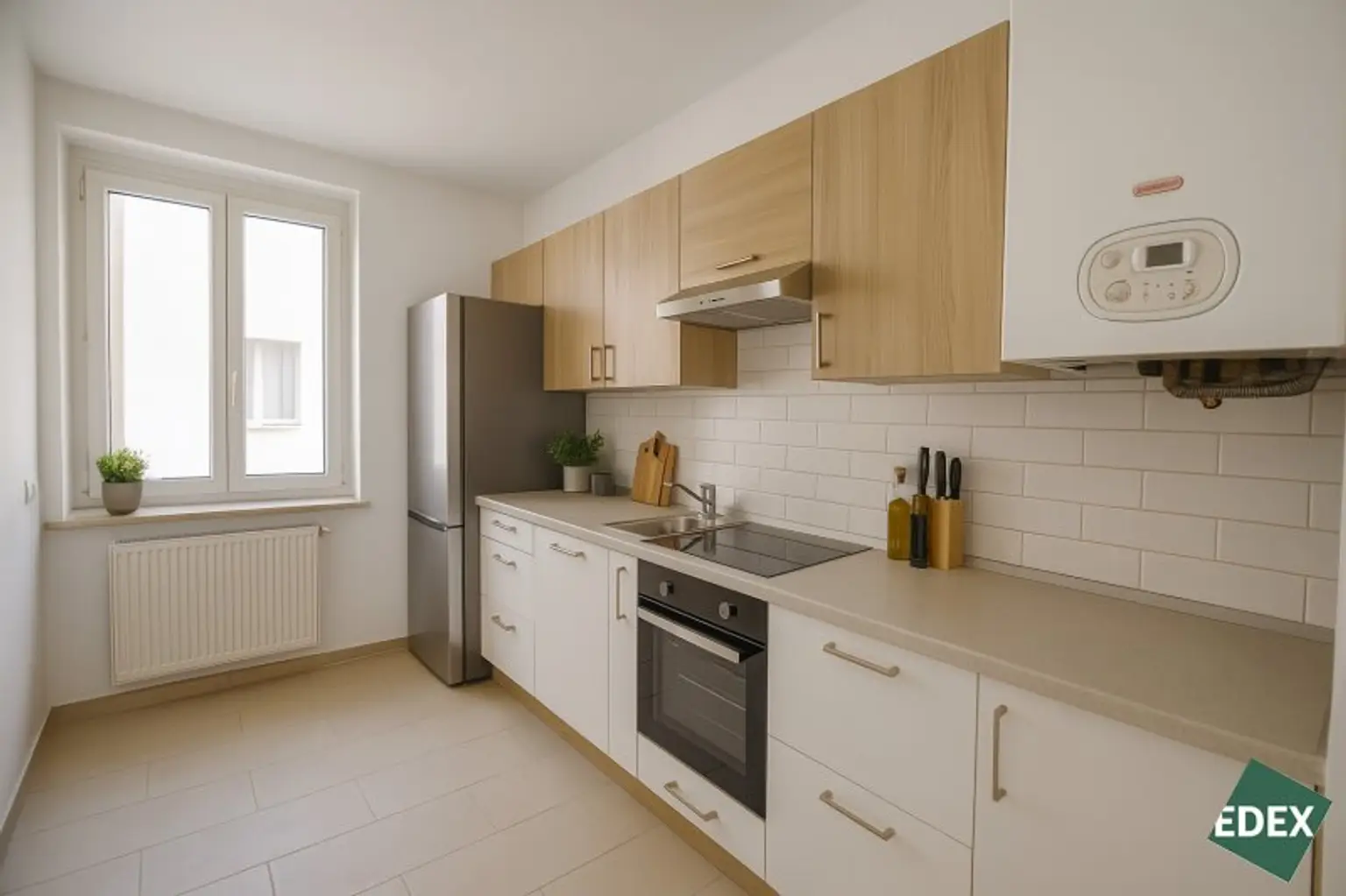 Direkt am Schweizergarten: Schöne 2-Zimmer-Wohnung mit separater Küche