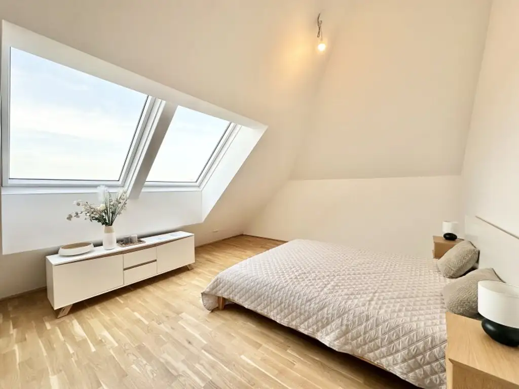 Hier müssen Sie schnell sein - AB SOFORT BEZIEHBAR!! Tolle 3 Zimmerdachgeschosswohnung + zwei Terrassen! Absolute Toplage! U1 Kagranerplatz!!