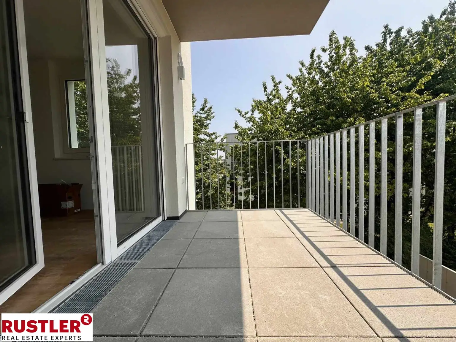 TRIVARA - Wohnen, wie man leben will - Moderne 2 Zimmer Wohnung mit Balkon D-10