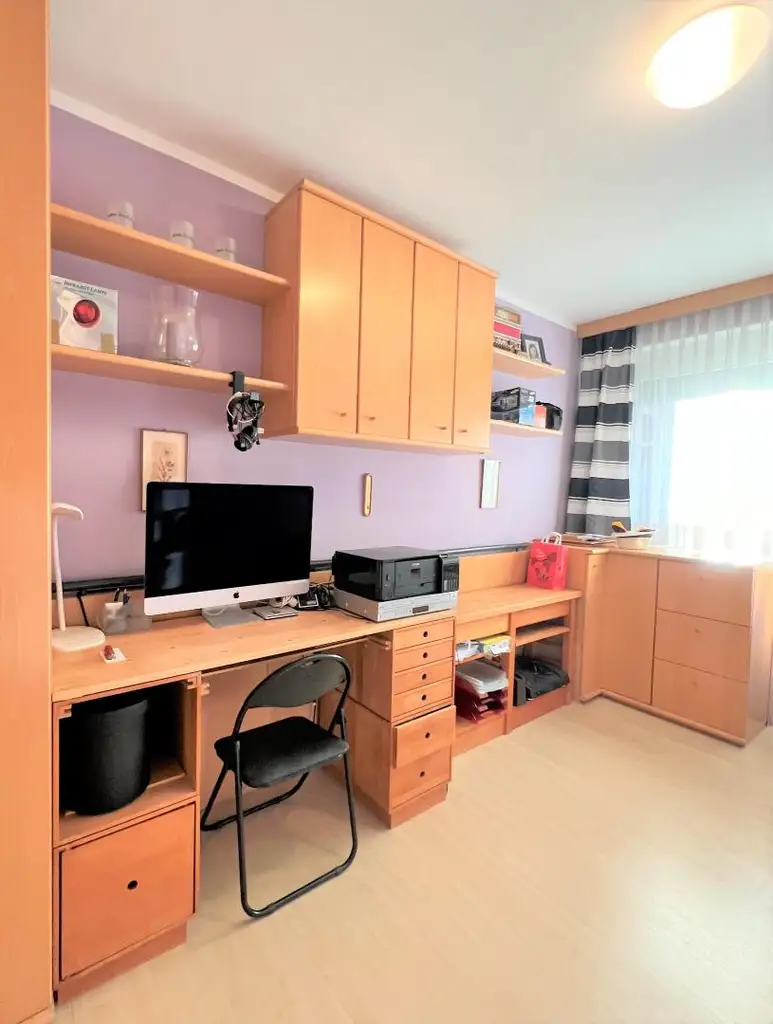 SEHR GUT GESCHNITTENE EIGENTUMSWOHNUNG MIT RIESEN WOHNBEREICH UND SONNIGER WESTLOGGIA