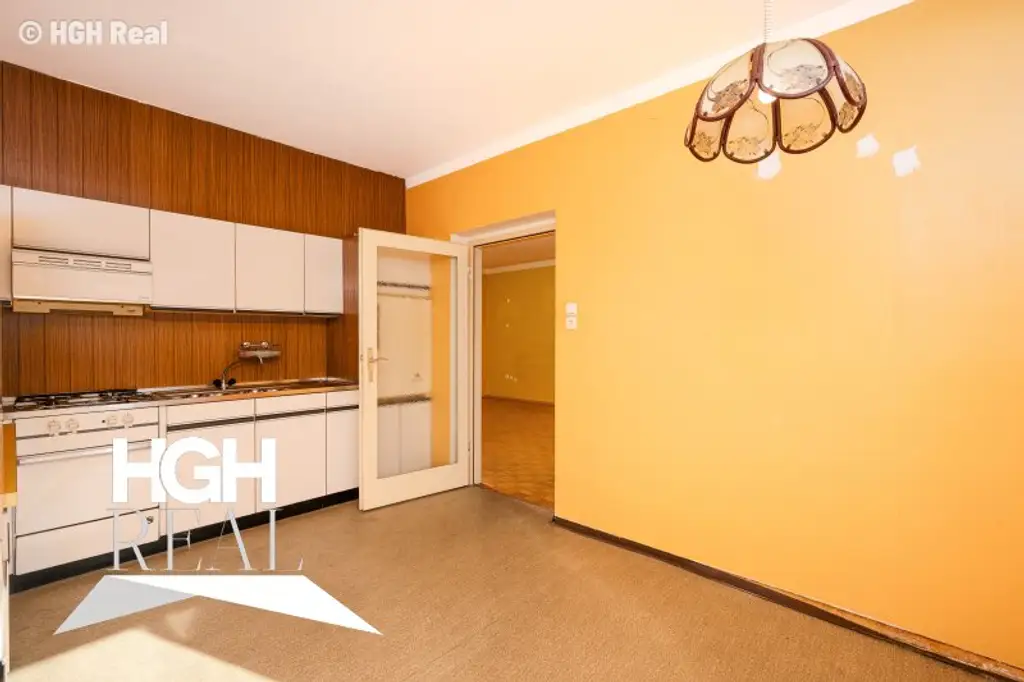 1220 Wien Helle 2-Zimmer Wohnung mit hofseitiger Loggia im 2. Liftstock Nähe U1 mit Potenzial für 3 Zimmer