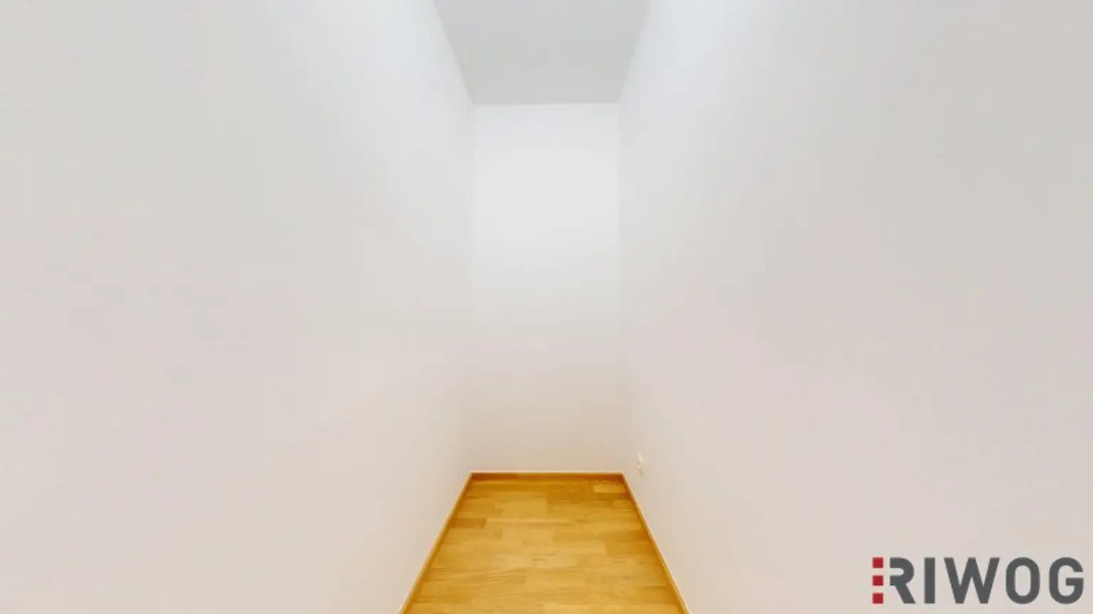 ERSTBEZUG nach Sanierung I 3 Zimmerwohnung im Herzen Klosterneuburgs I Gemeinschaftsgarten I Tischler-Küche mit Siemens Geräten