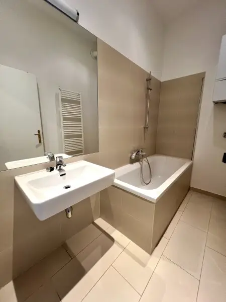 67m² Stadtwohnung mit Einbauküche, modernisiert für 385.000 €