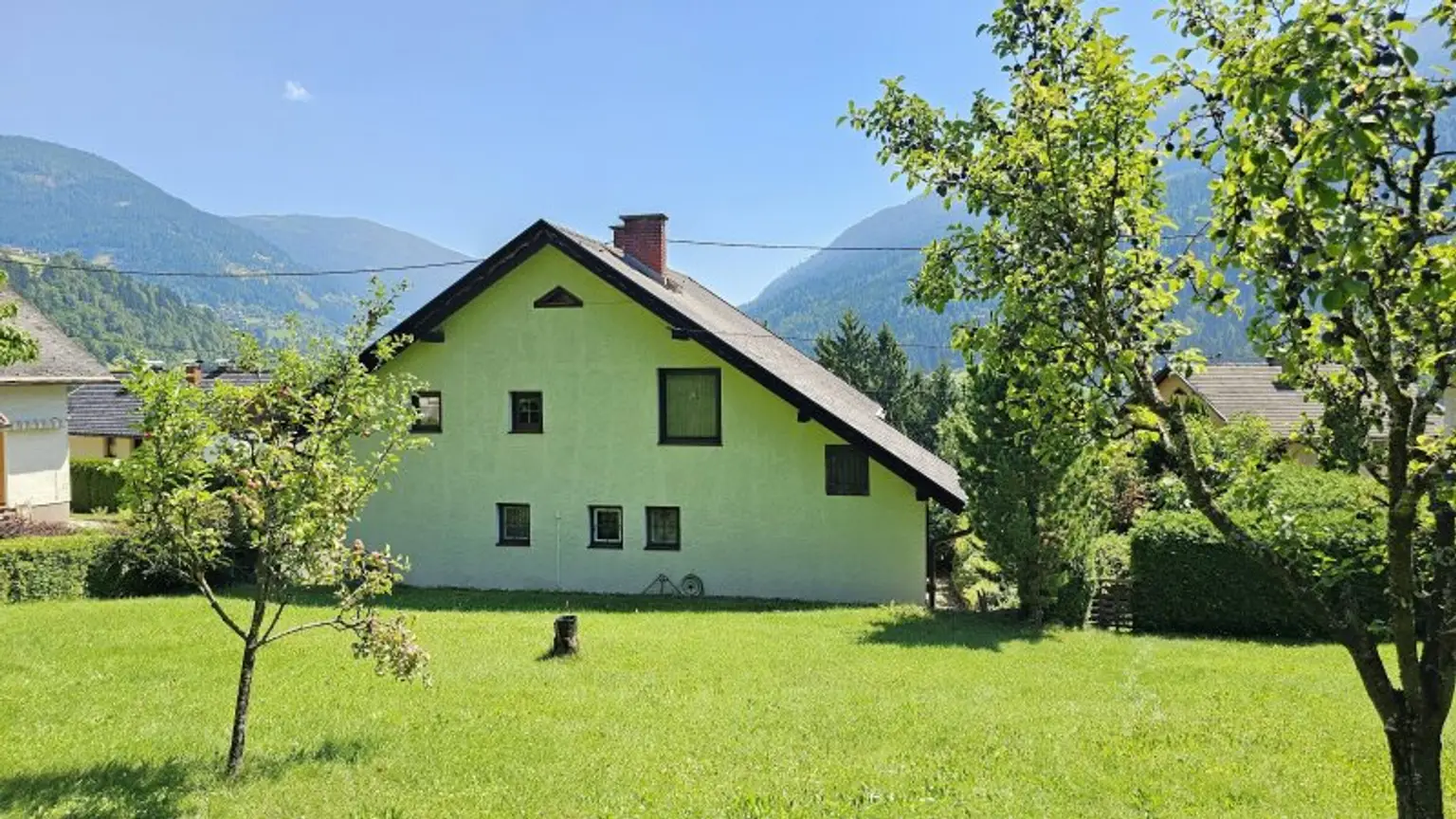 Charmantes Sanierungsobjekt in Radenthein: 5 Zimmer, Balkon und viel Potenzial!