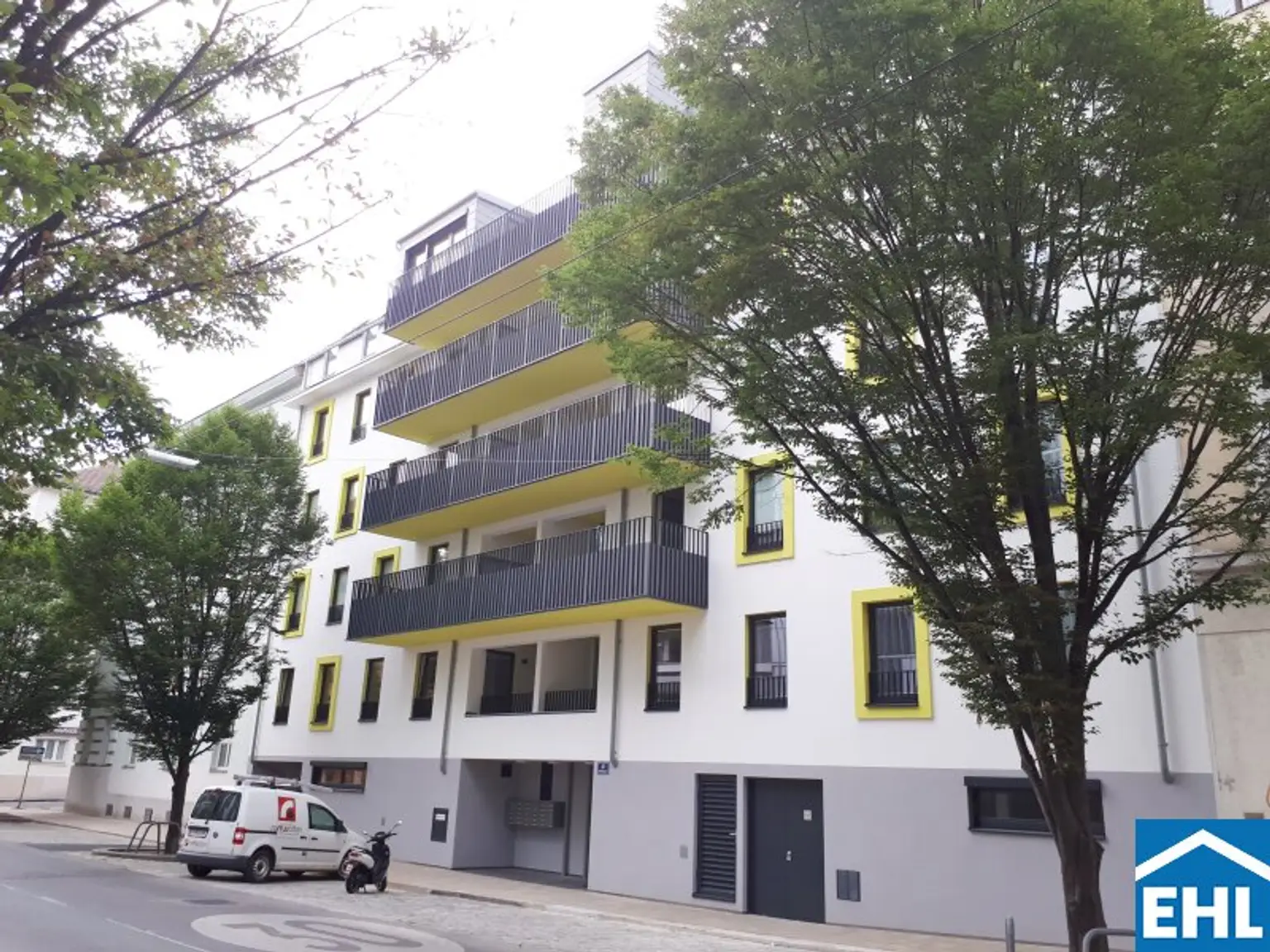 Geräumige Dachgeschosswohnung mit Balkon im Herzen Magaretens
