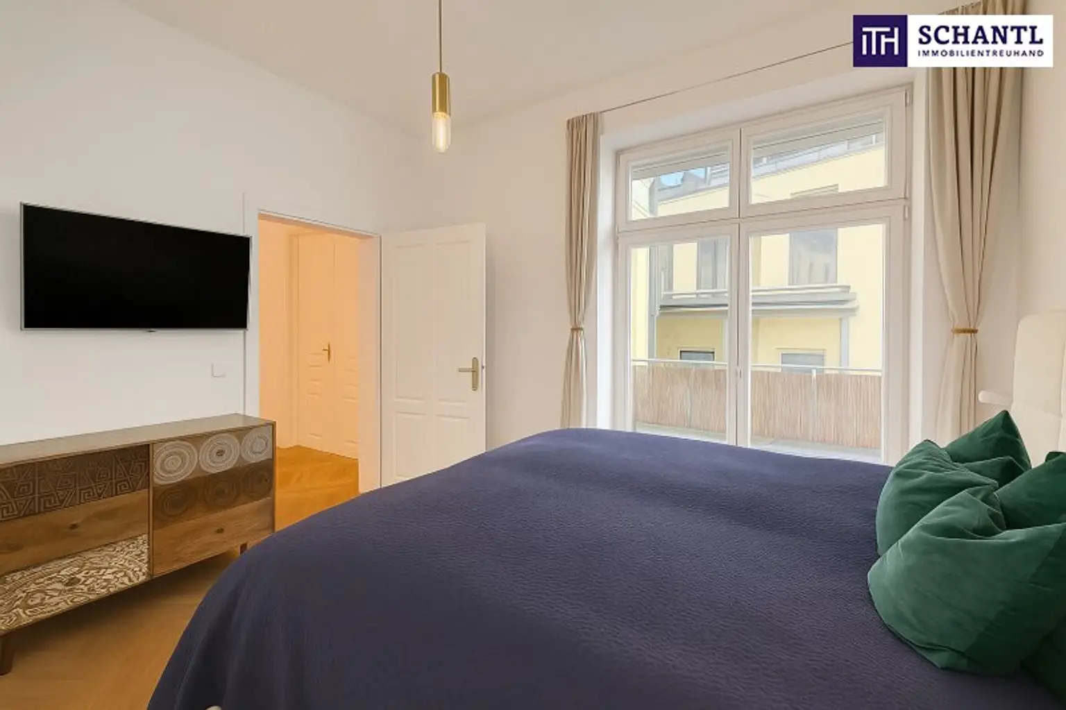 Zeitlose Eleganz trifft modernen Wohnkomfort – stilvoll sanierte 3,5-Zimmer-Altbauwohnung mit Designküche, zwei Außenflächen & Toplage nahe dem Türkenschanzpark