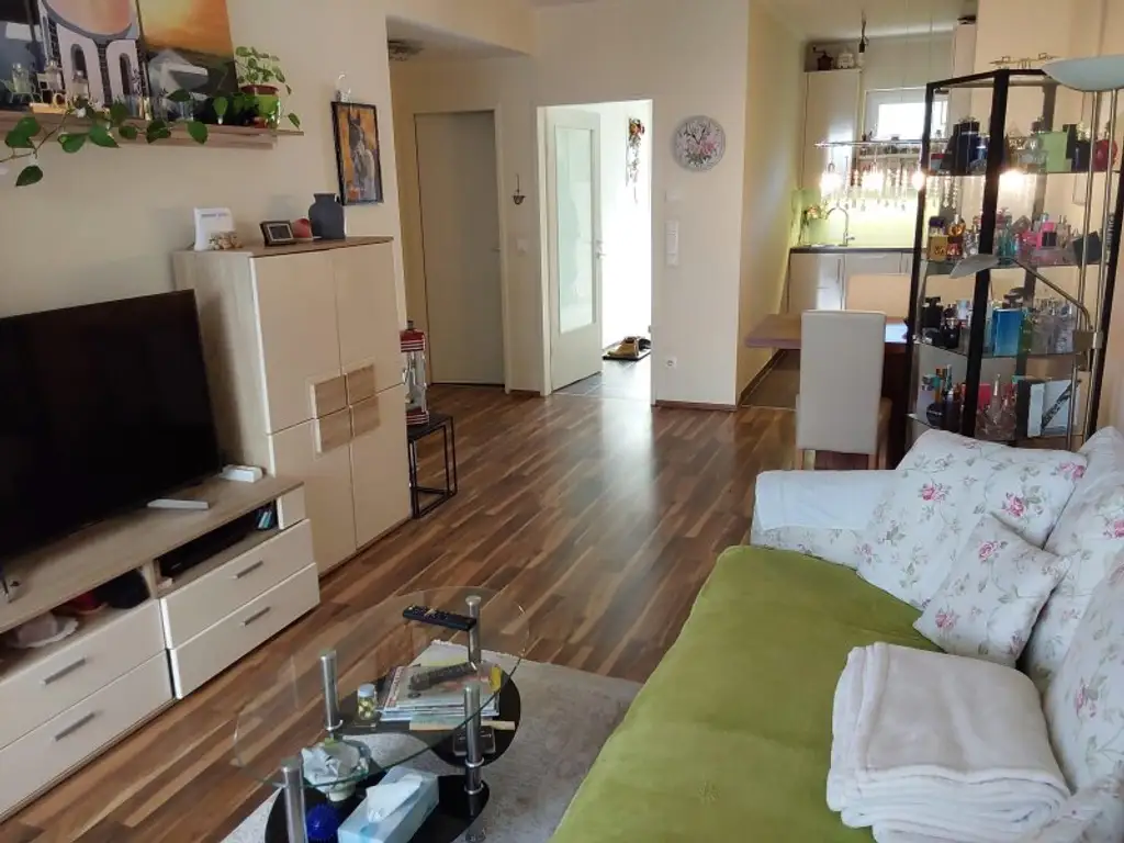Traumhafte Gartenwohnung in Vösendorf: 81m², Terrasse, Stellplatz und sitzen in Grünen!