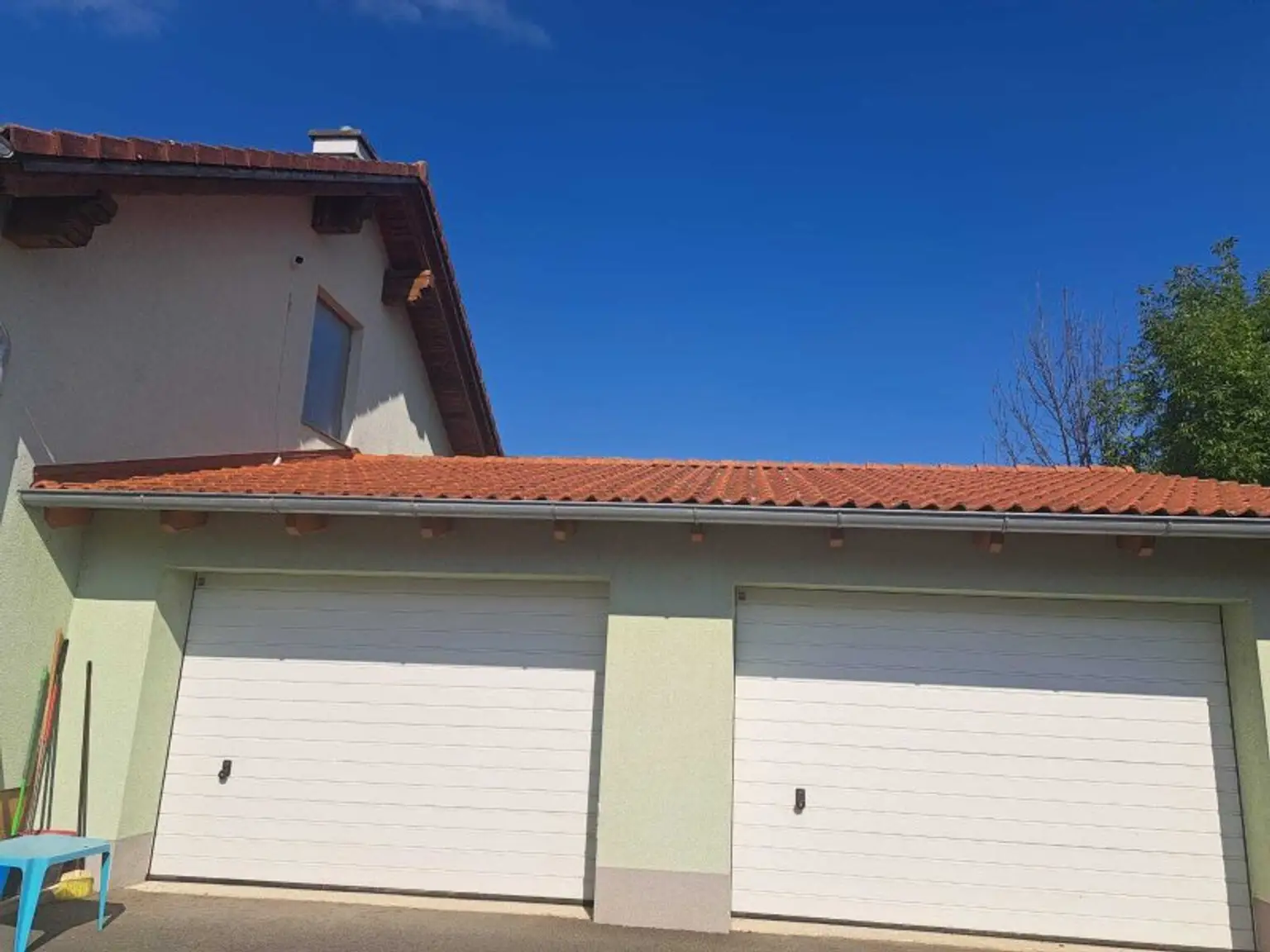 Wohnen auf einer Ebene: Gepflegtes Haus mit Garten und Doppelgarage in Unterwart