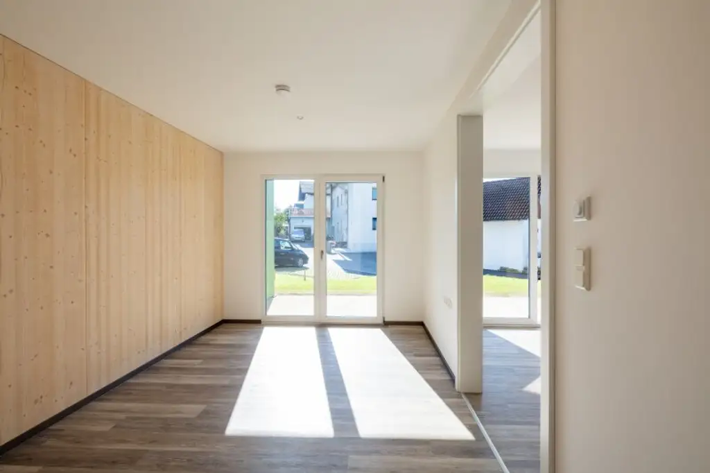 Neuwertige Gartenwohnung in Hagenberg mit 88 m²   II   Garten und Loggia mit gesamt 86 m²   II   große Einbauküche