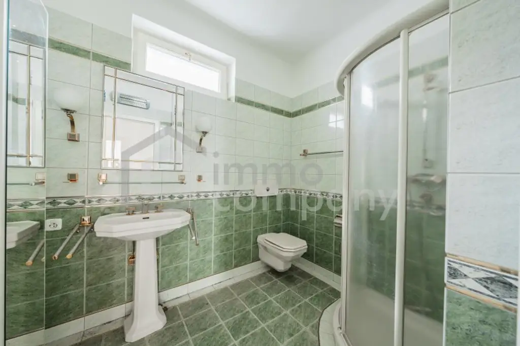 Potential - Altbaucharmante Familienvilla mit 9 Zimmern auf 3 Ebenen in Grinzinger Best Lage