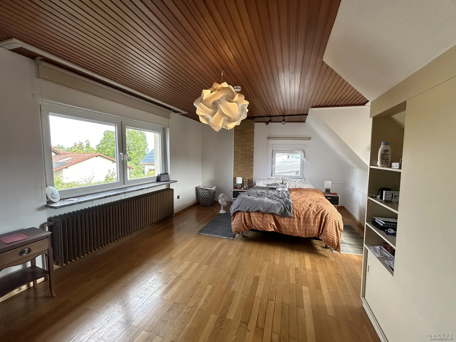 Schlafzimmer DG