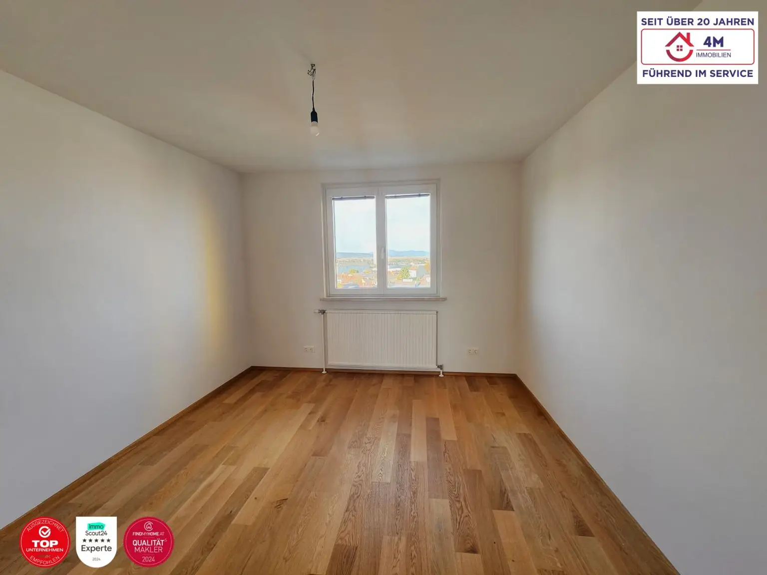 *AKTION NUR 1,5%+20% ust. PROVISION BEZAHLEN* Hochwertig sanierte 3-Zi.-Wohnung mit Loggia & traumhaftem Fernblick aus allen Zimmern