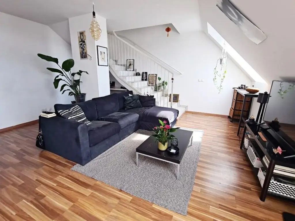 DACHGESCHOSS, U3-NÄHE, 55 m2 Maisonette, 2 Zimmer, Kochnische, Duschbad, Fernblick, Meiselstraße