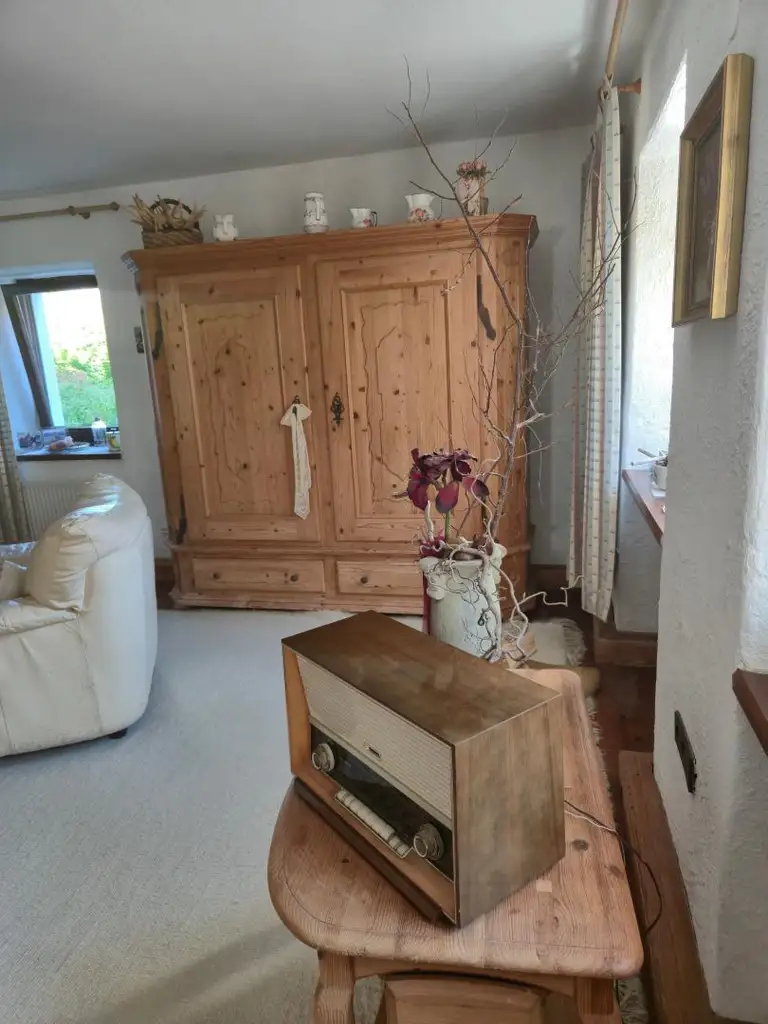 Wunderschöner Dreikanthof in Ruhelage mit Reithalle