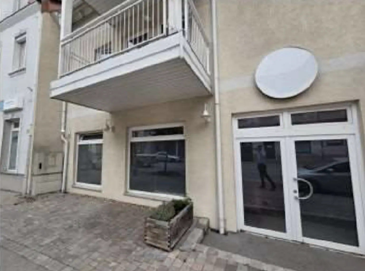 Anlageobjekt mit 16 Apartments, 2Geschäftslokalen und 21 Stellplätzen - wenige Autominuten vom Flughafen Wien entfernt