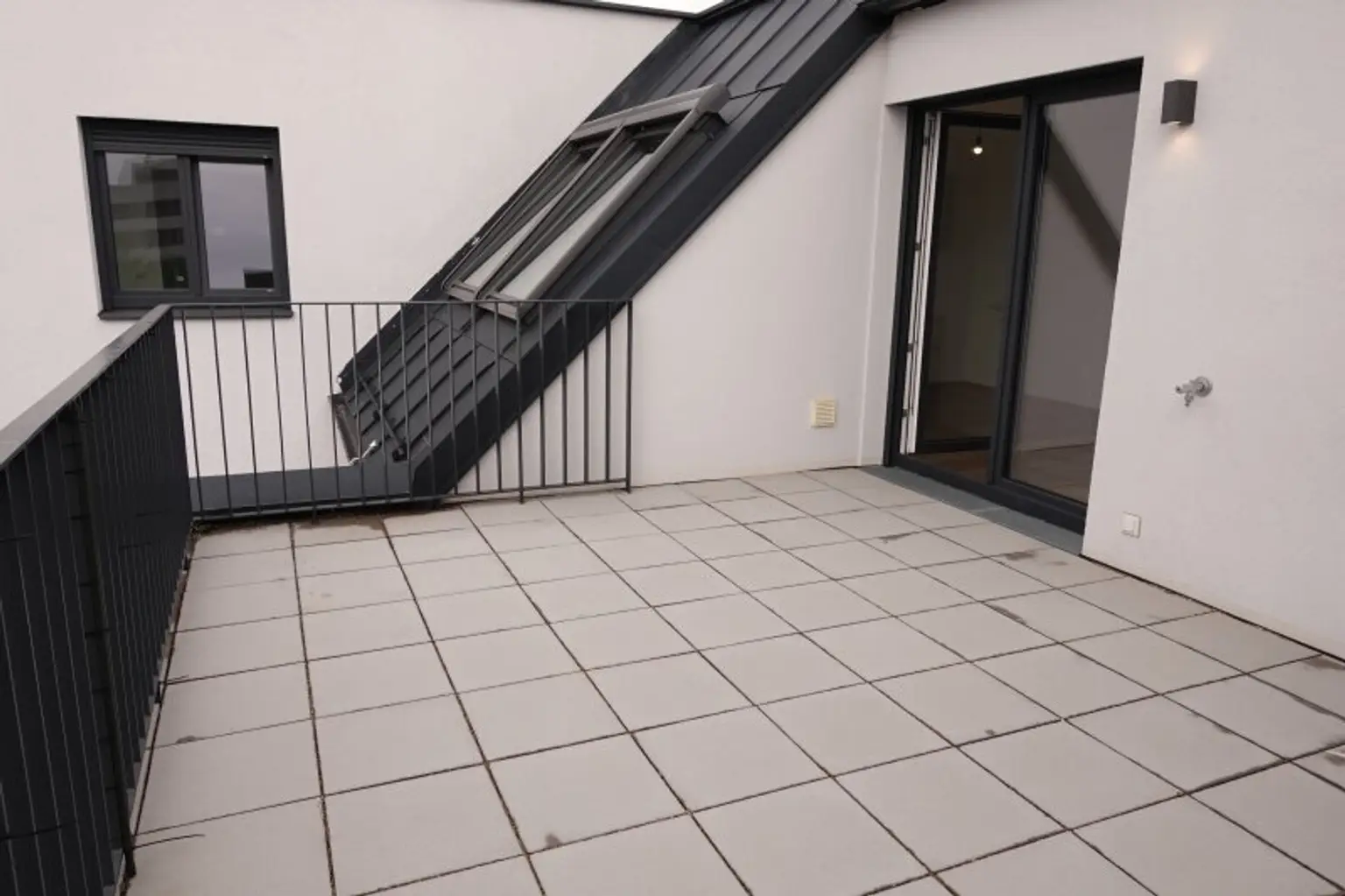 DG-TERRASSE-Garçonnière, Zweitbezug