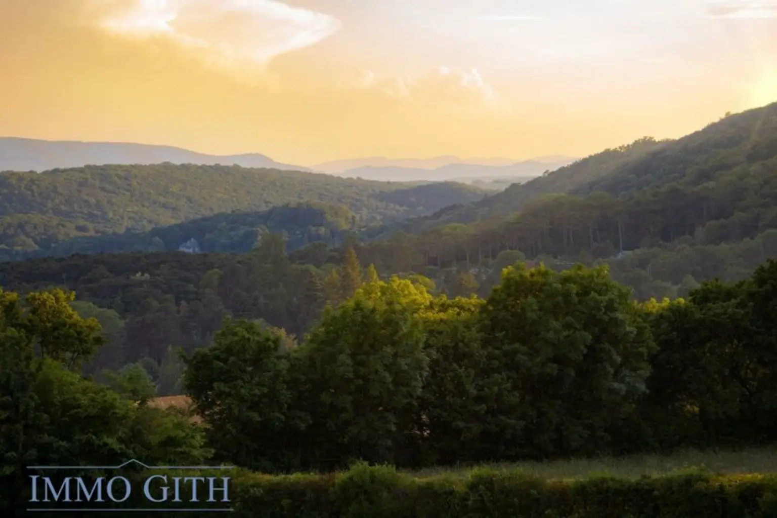 PROVISIONSFREI: LUXUS-VILLA IN GIESSHÜBL MIT EINZIGARTIGEM FERNBLICK ZU MIETEN!