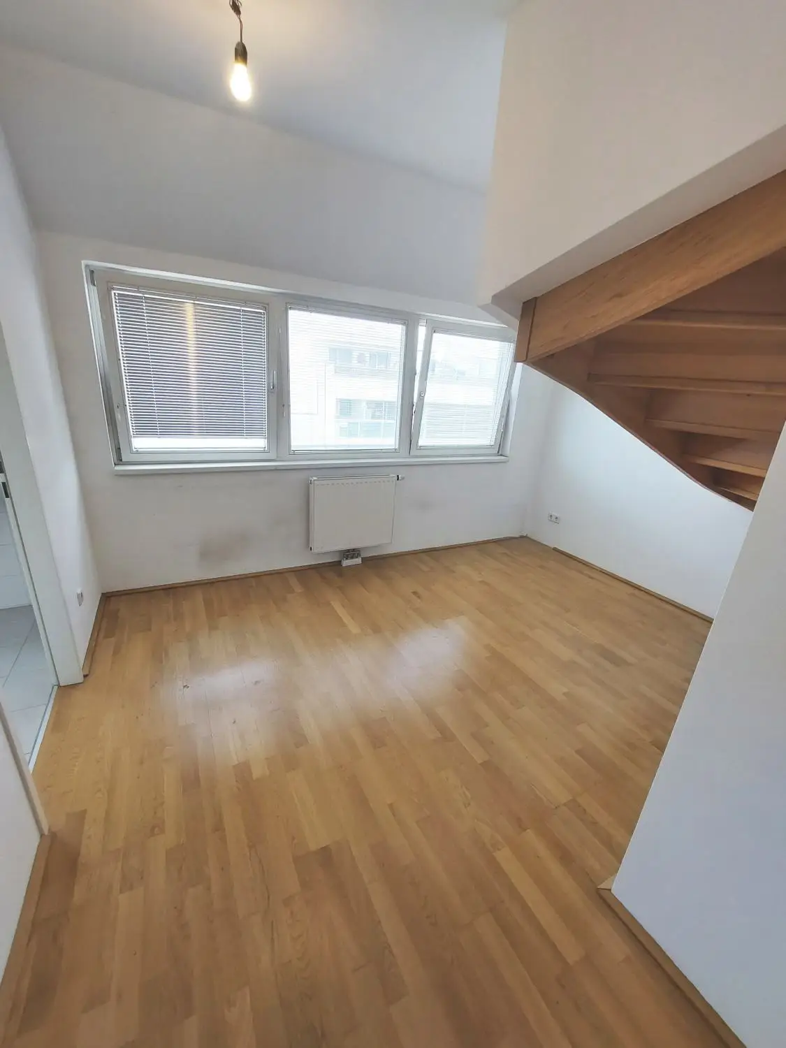 3-Zimmer-Maisonette mit Dachterrasse - direkt beim Enkplatz