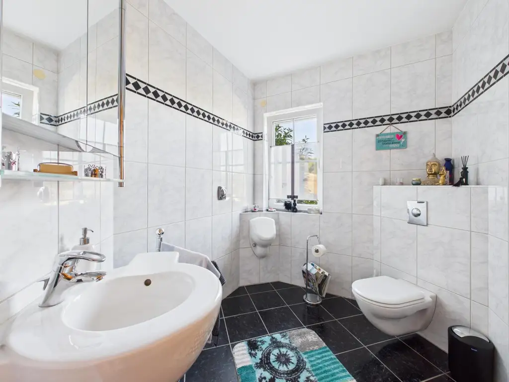 NIEDERNEUKIRCHEN: Sehr gepflegtes und perfekt aufgeteiltes EINFAMILIENHAUS mit ca.151 m² Wohnfläche, Grundstück ca. 796 m²