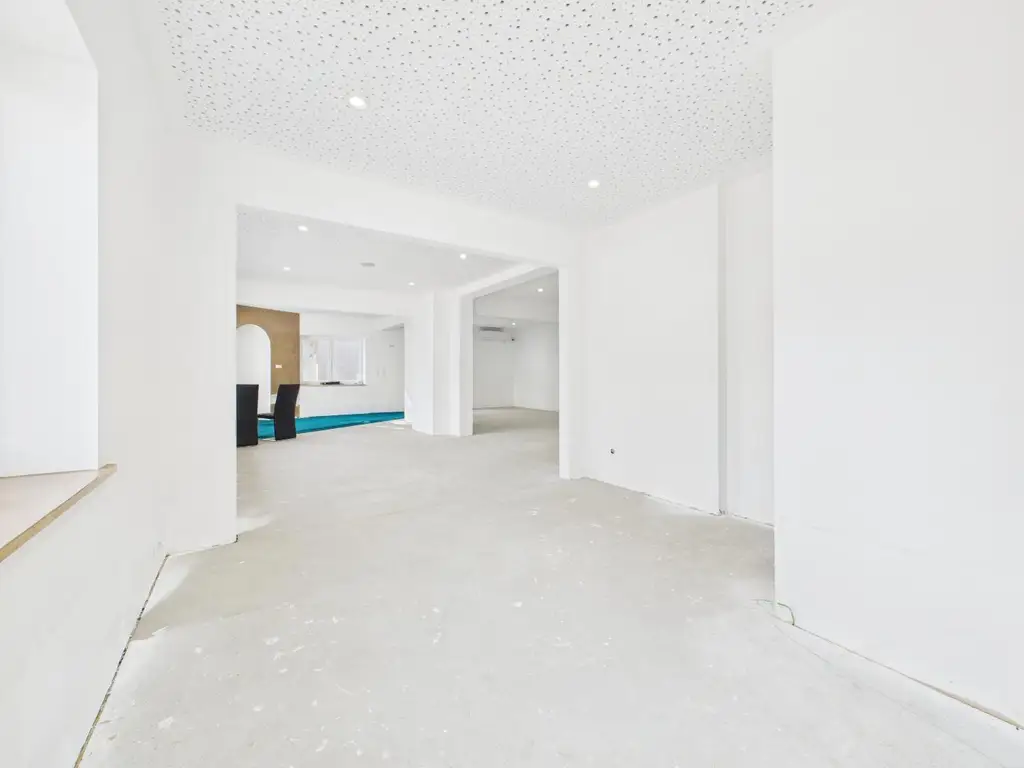 Kernsaniertes Anlageobjekt mit großzügigen Büroflächen und Wohneinheiten in 4050 Traun