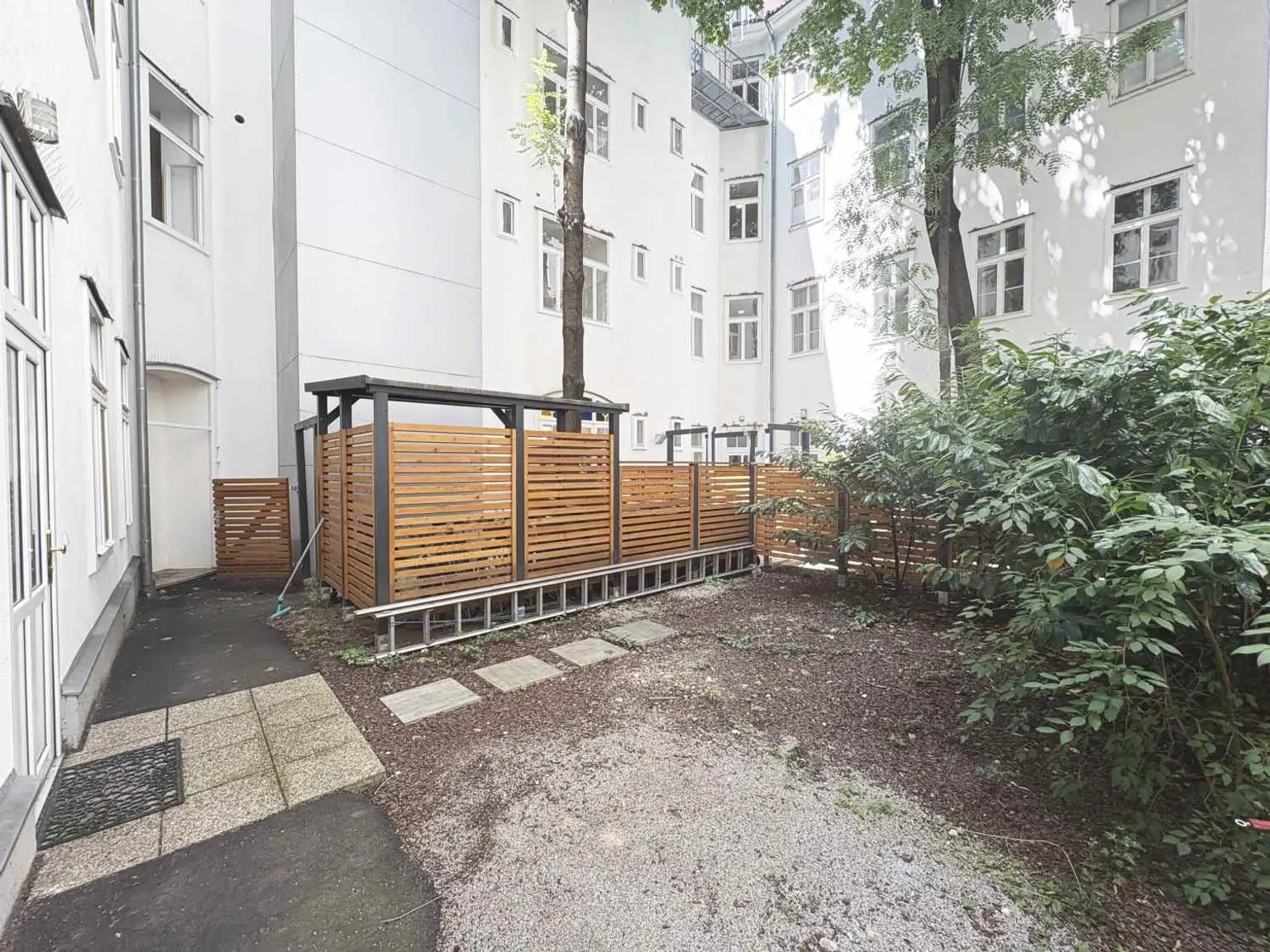 Gemütliche 2 Zimmer Wohnung mit Eigengarten
Nähe Altes AKH