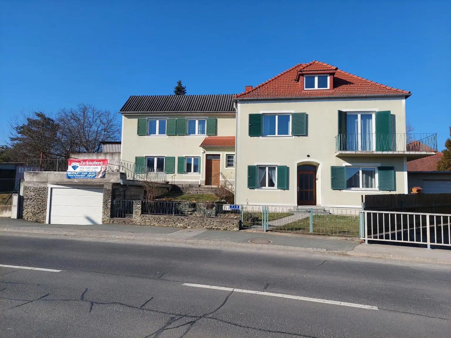 Hausansicht von der Straße