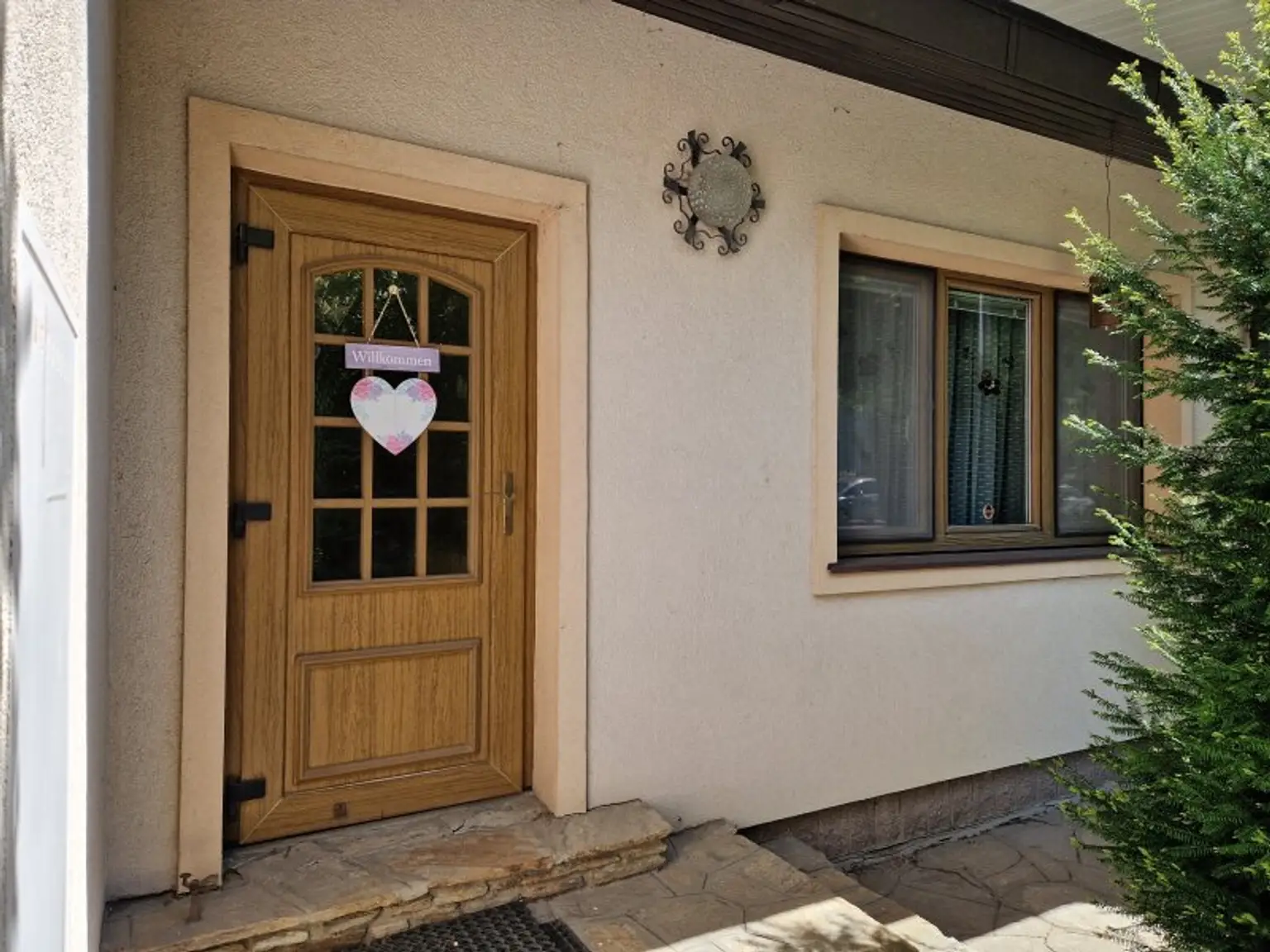 FAMILIENTRAUM! 6 ZIMMER UND EIN GARTEN ZUM HERUMTOBEN!