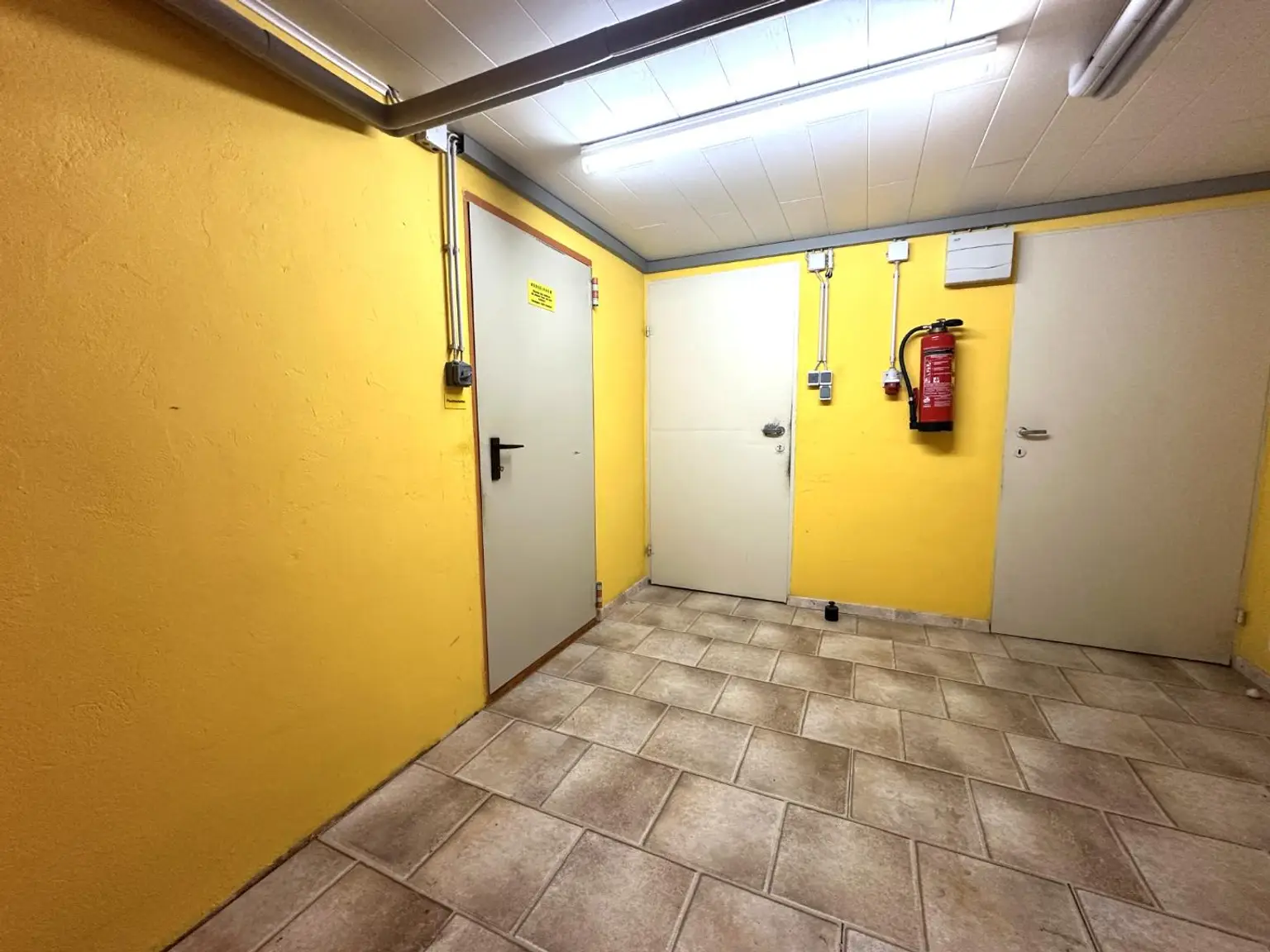 ***Idyllisches Ein- bis Zweifamilienhaus – Natur pur und sofort beziehbar !***
