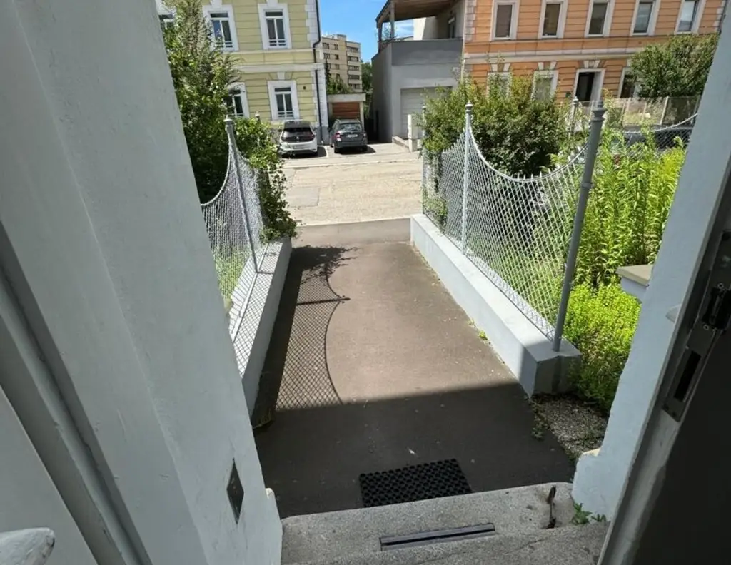 Altbau-Etagenwohnung im 2. OG, TOP 5, bis 31.1.2026 befristet vermietet!