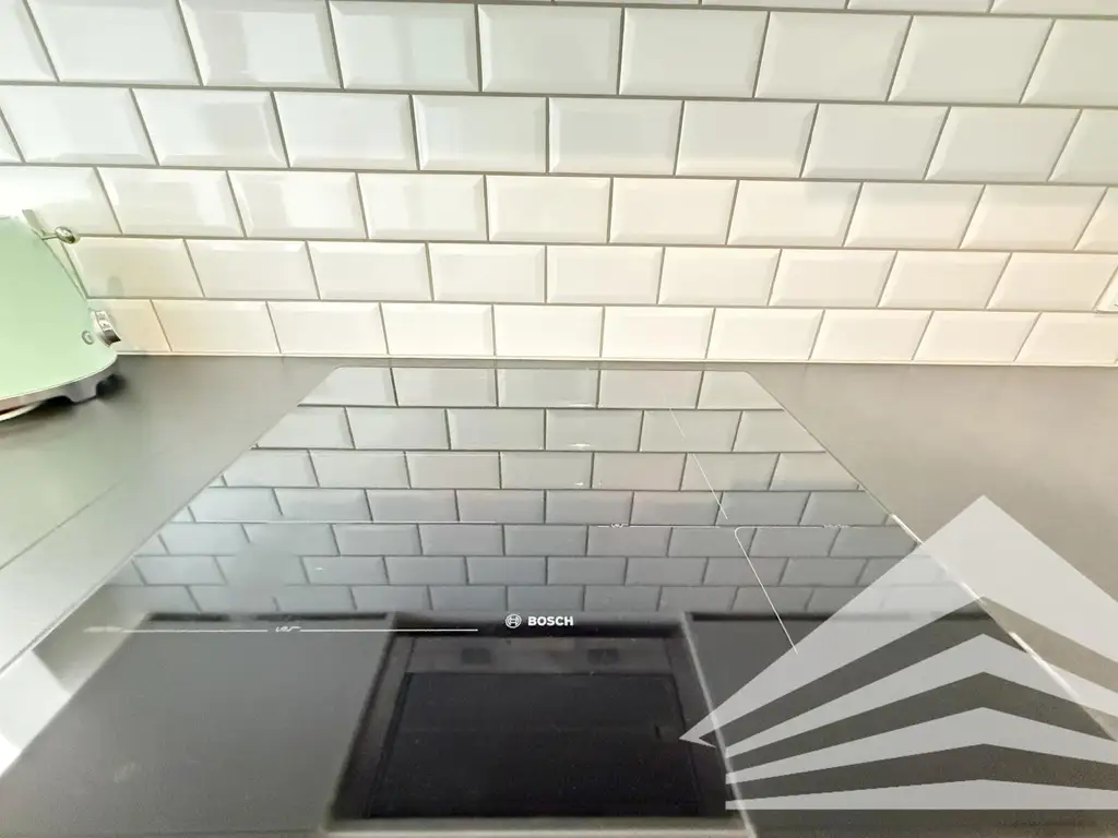 107 m² Altbauwohnung mit großer Loggia in der Innenstadt! TG-Platz verfügbar!